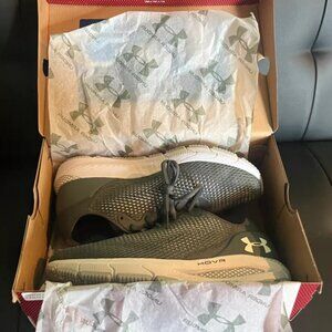 Under Armour HOVR Sonic 4 Running Shoes, Size 8 M, Pitch Grey